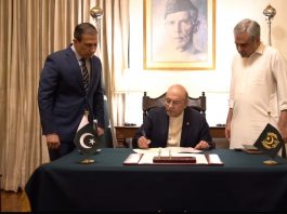 پاکستان کے صوبہ خیبر پختونخوا میں پی ٹی آئی حکومت معطل، گورنر راج نافذ