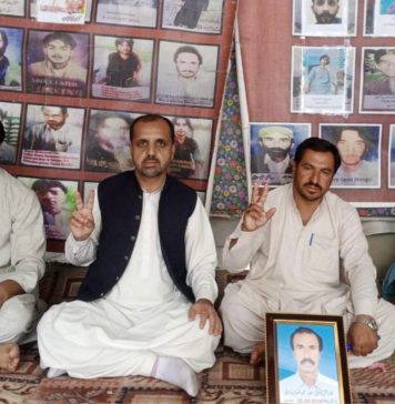 جبری گمشدگیوں کے خلاف احتجاجی کیمپ میں قادر بخش کے اہلِ خانہ کی شرکت
