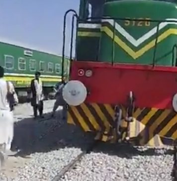 کوئٹہ: افتتاح کے ایک ہفتے بعد پیپل ٹرین کچلاک کے مقام پر پٹری سے اتر گئ